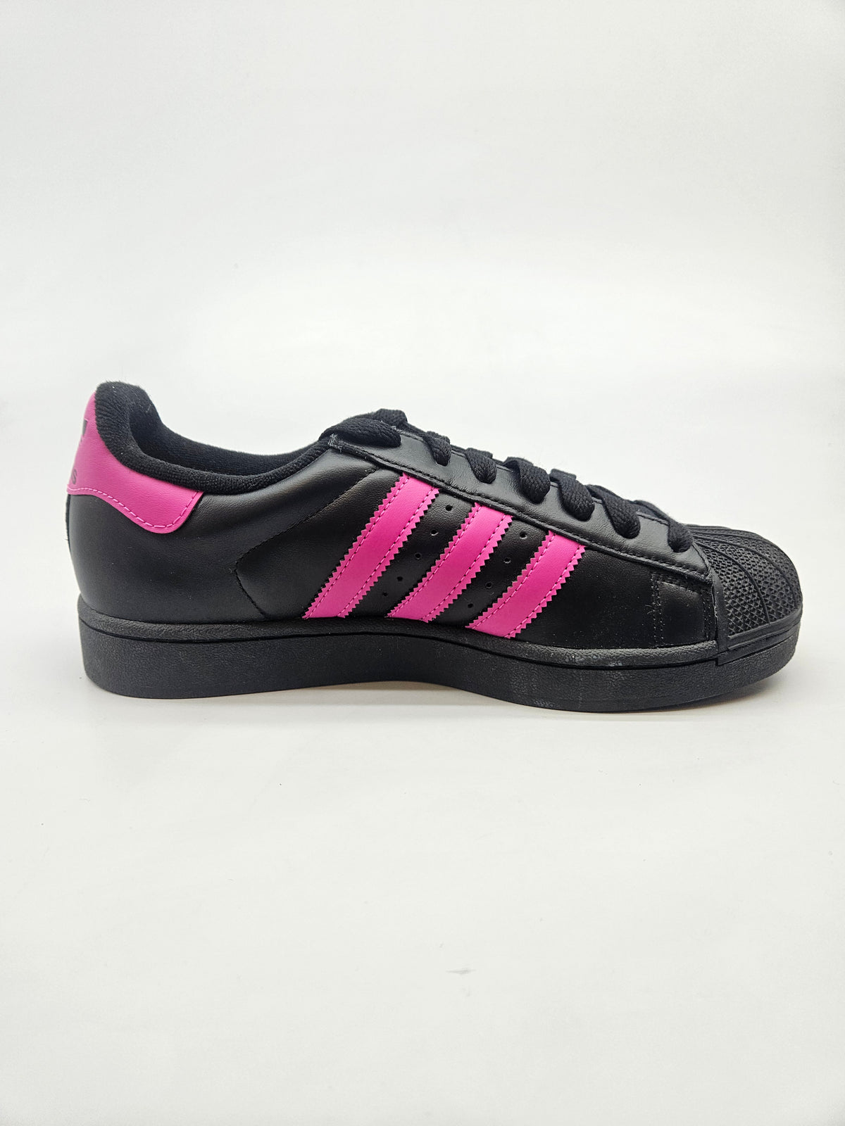 ADIDAS NOVI ORIGINAL PATIKI BR 40