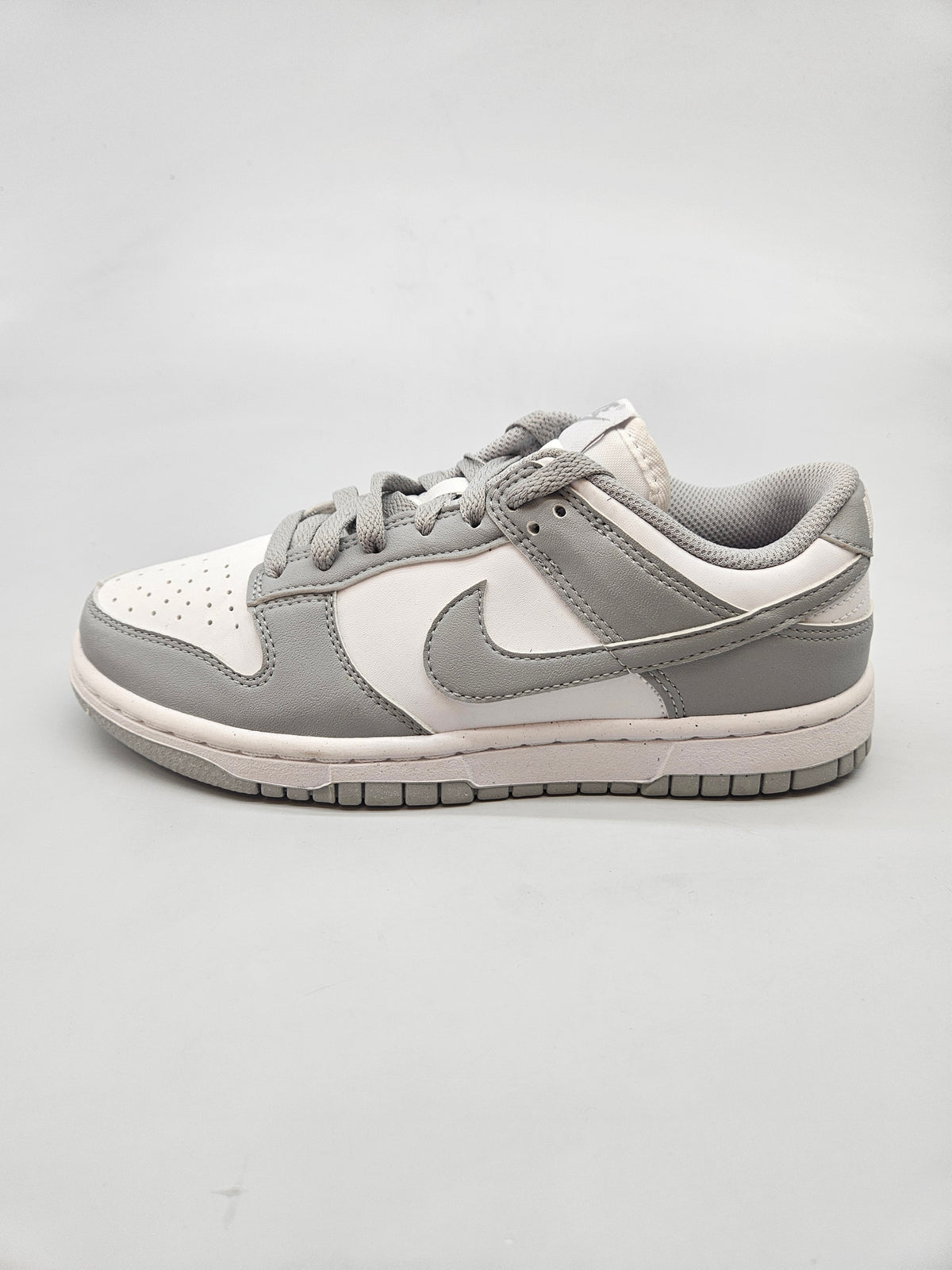 NIKE NOVI ORIGINAL PATIKI BR 37.5
