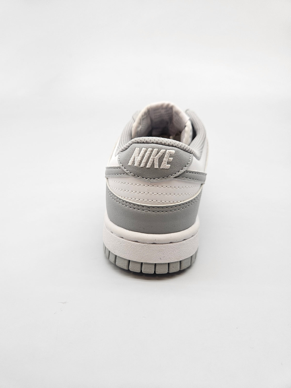 NIKE NOVI ORIGINAL PATIKI BR 37.5