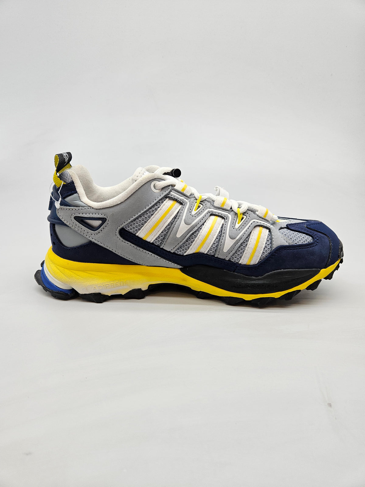 ADIDAS NOVI ORIGINAL PATIKI BR 41