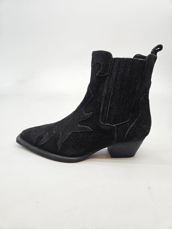 ONLY NOVI ORIGINAL CIZMI BR 38