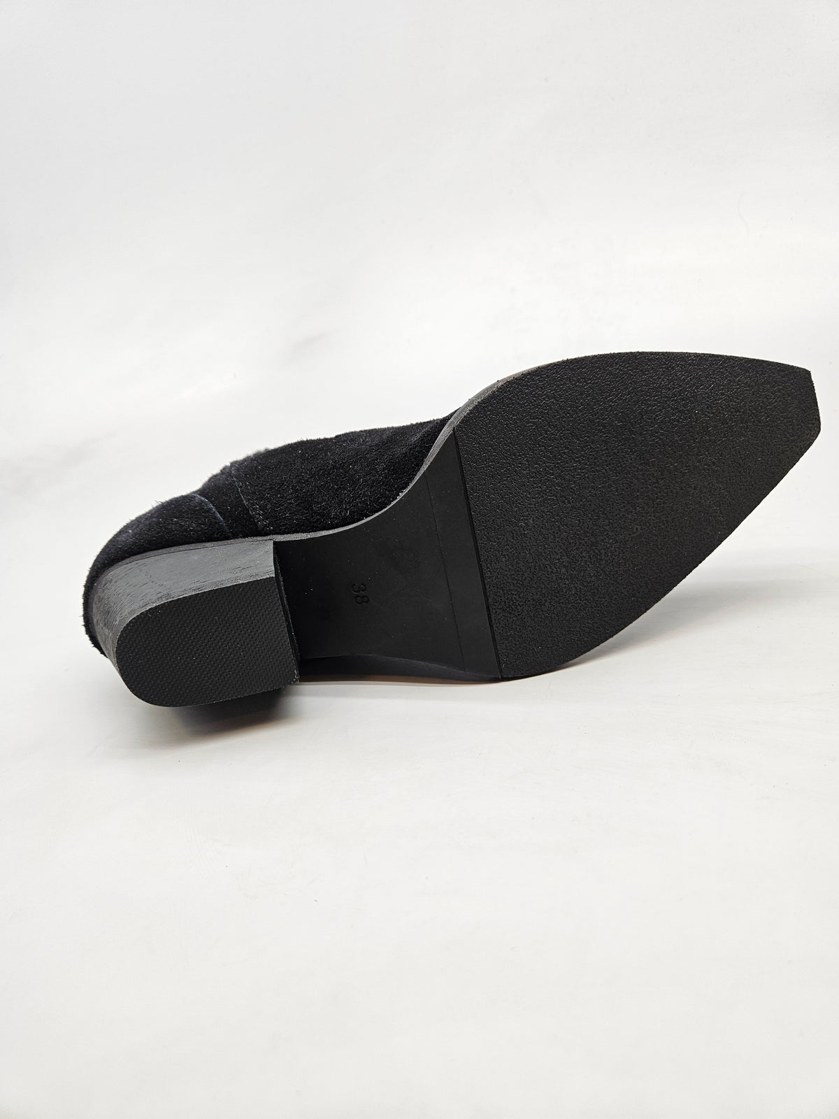 ONLY NOVI ORIGINAL CIZMI BR 38