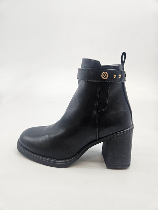 ANNA FIELD NOVI ORIGINAL CIZMI BR 36