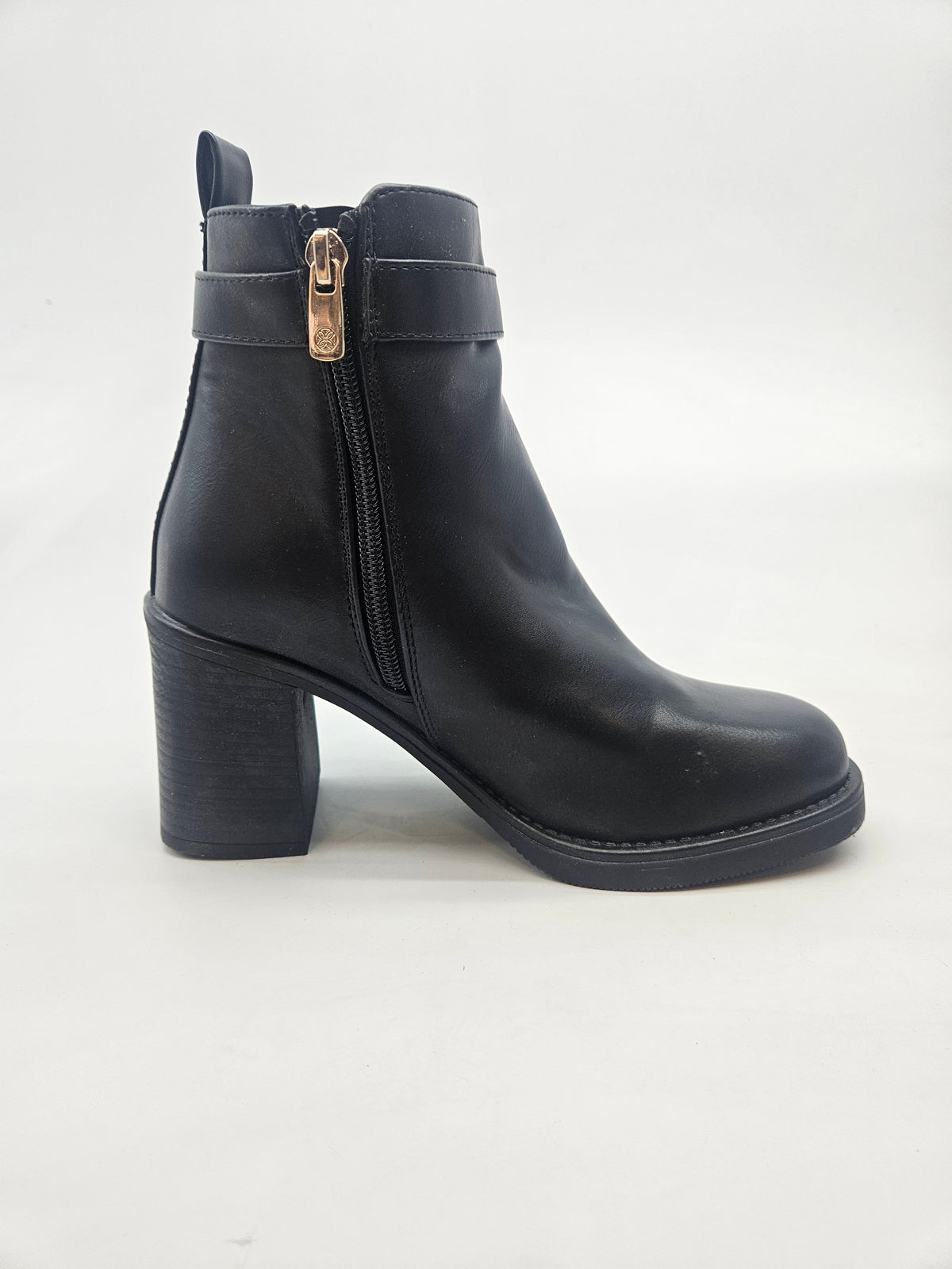 ANNA FIELD NOVI ORIGINAL CIZMI BR 36