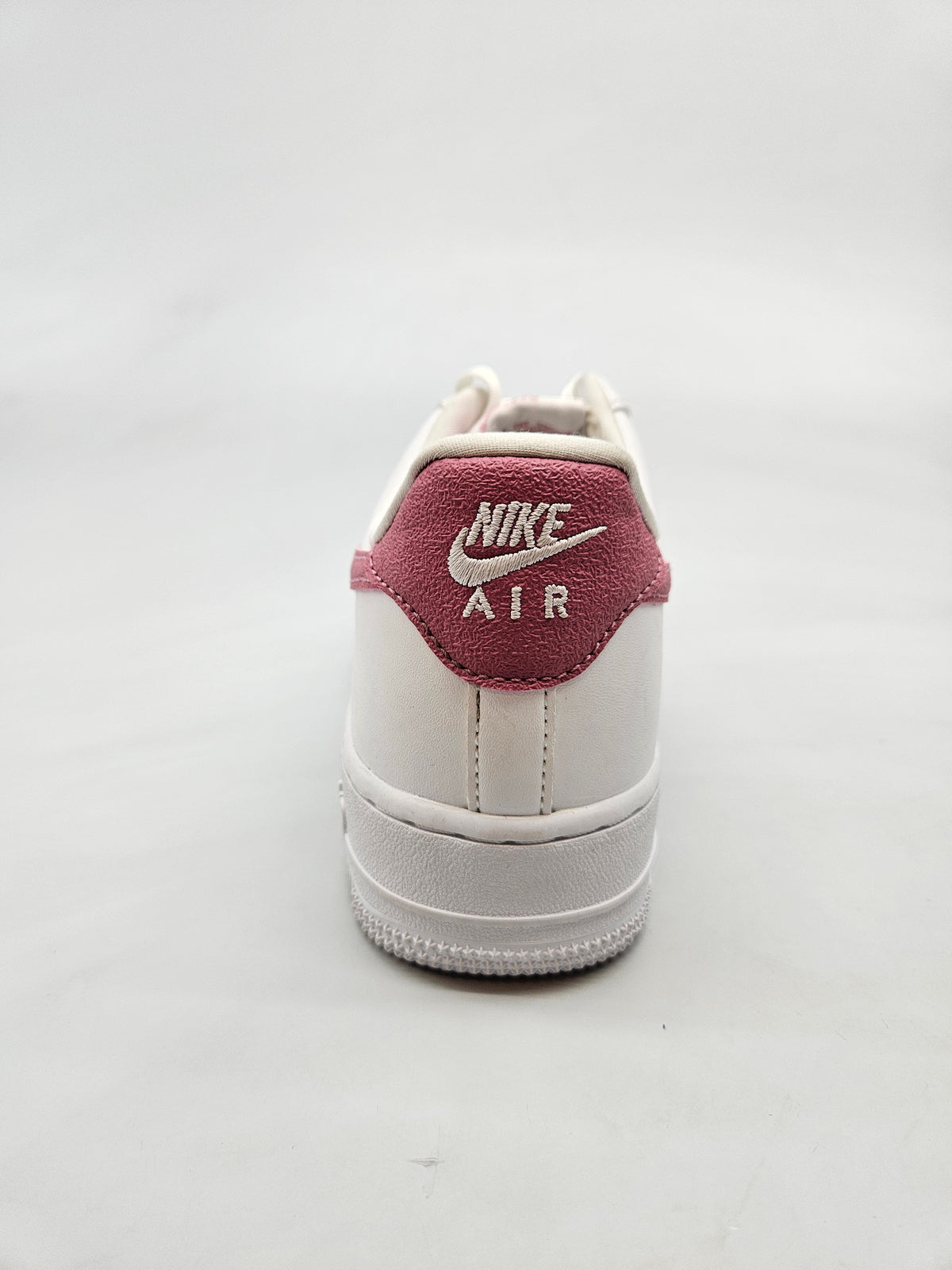 NIKE NOVI ORIGINAL PATIKI BR 38.5