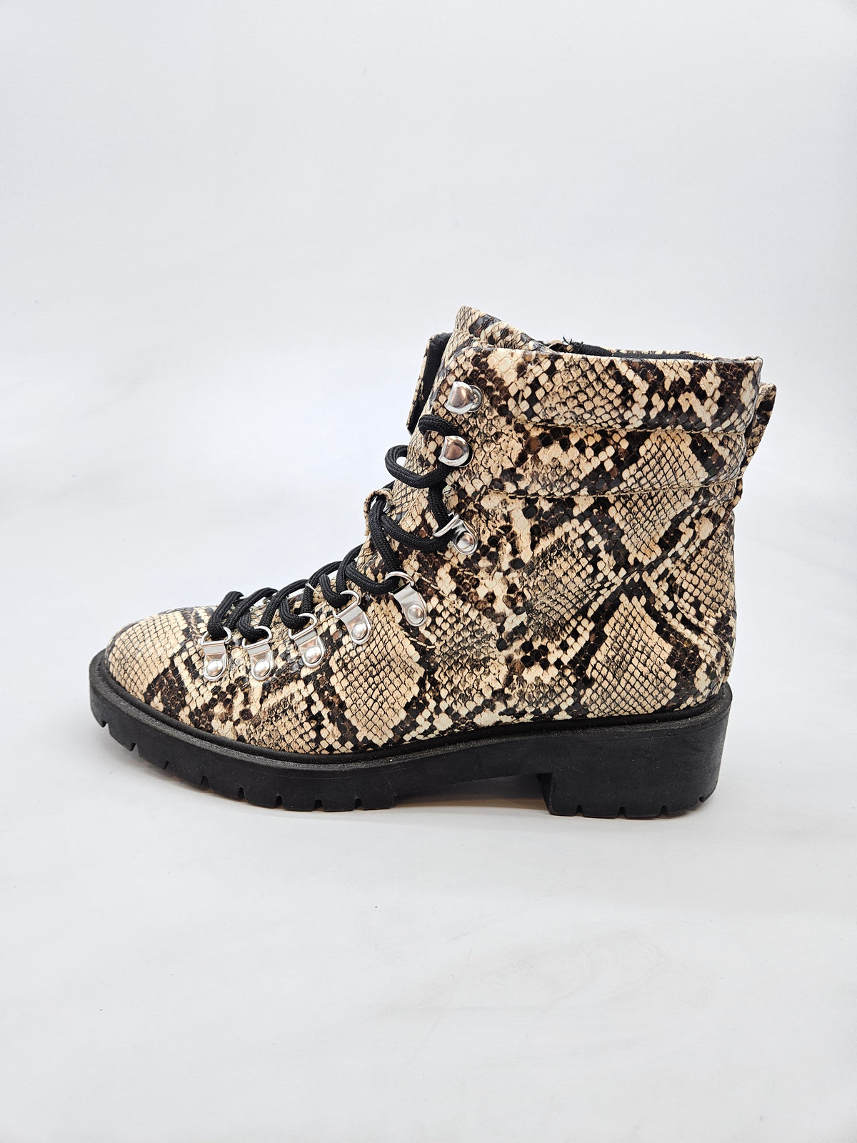 NEW LOOK ORIGINAL CIZMI BR 38