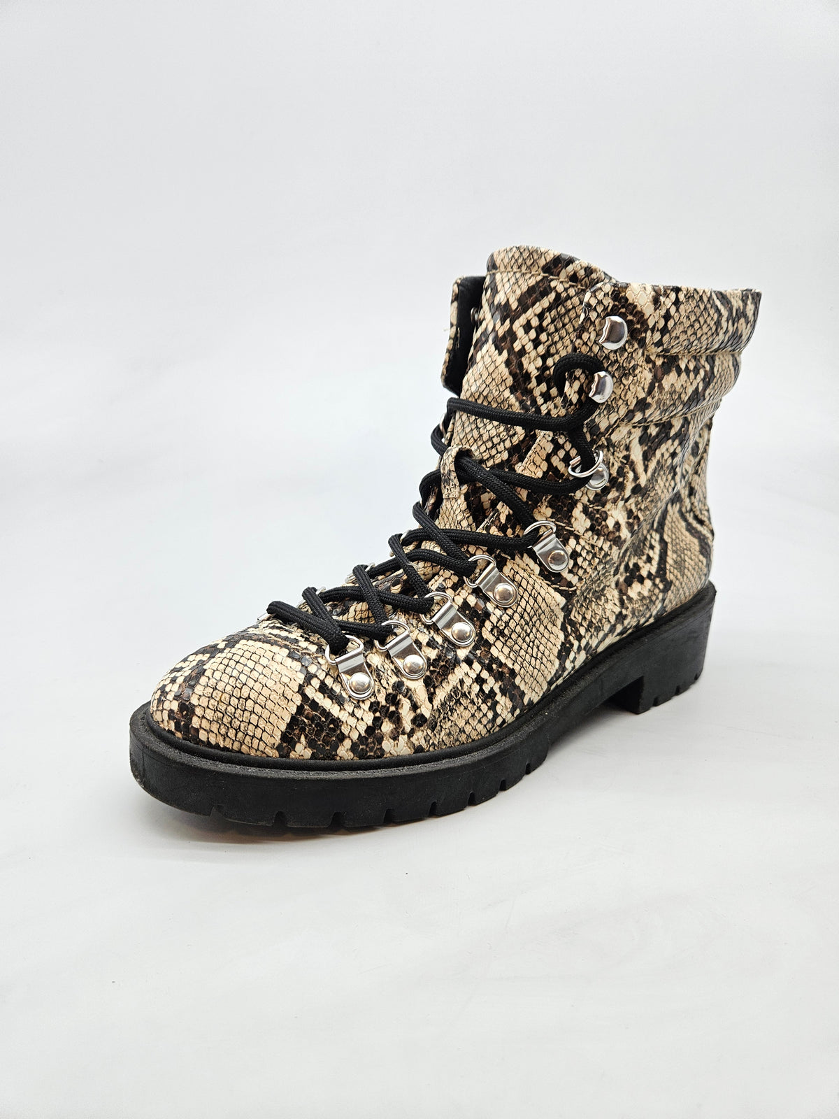 NEW LOOK ORIGINAL CIZMI BR 38