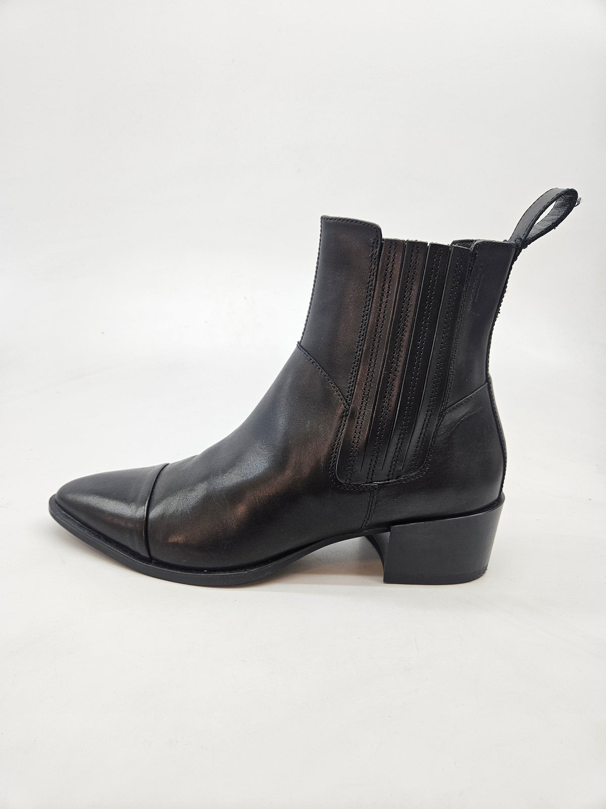 VAGABOND ORIGINAL CIZMI BR 39