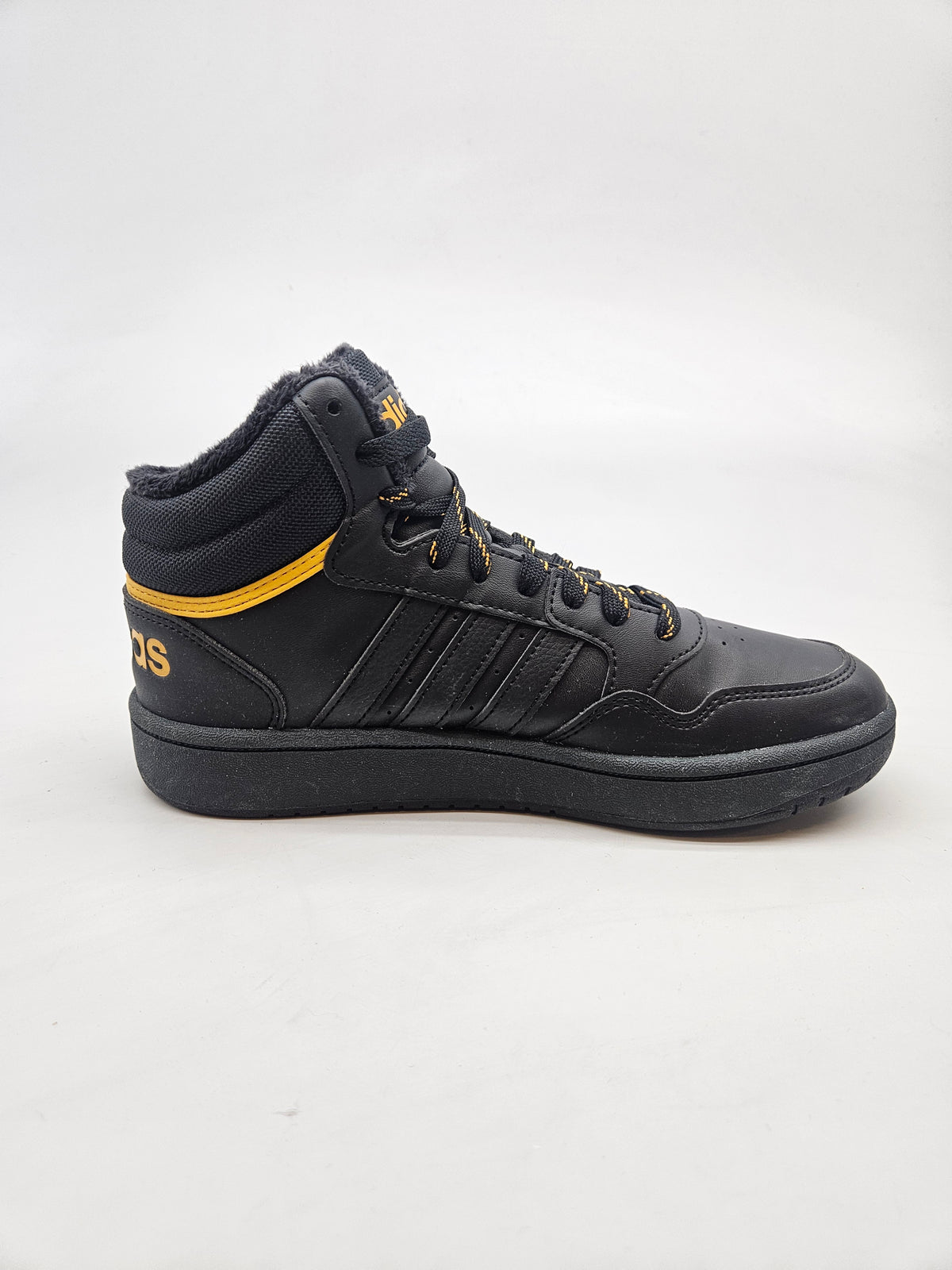 ADIDAS  NOVI ORIGINAL CIZMI BR 36
