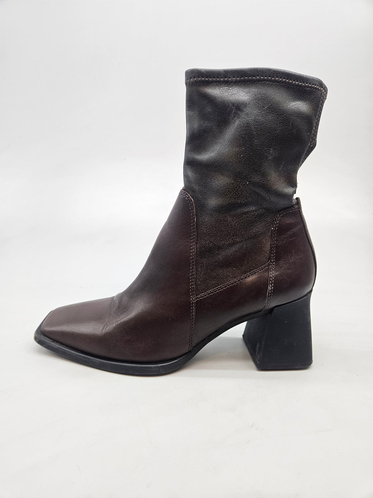 VAGABOND ORIGINAL CIZMI BR 38