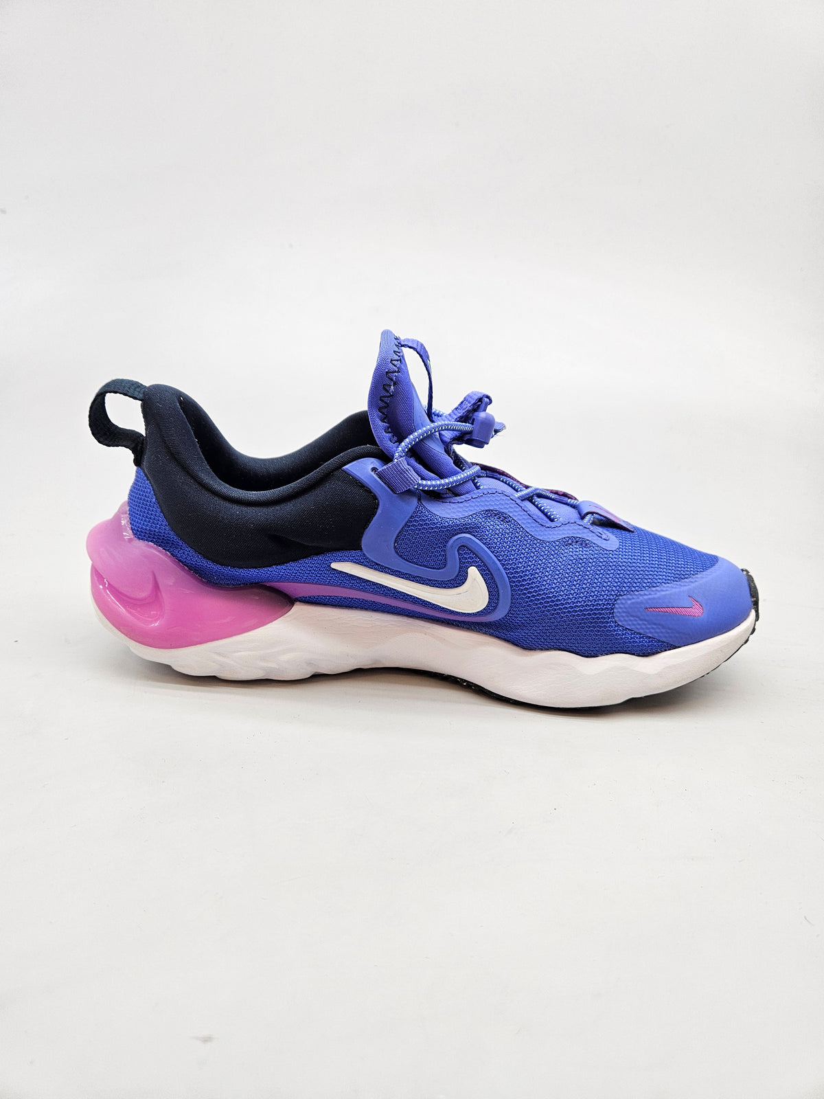 NIKE NOVI ORIGINAL PATIKI BR 37.5
