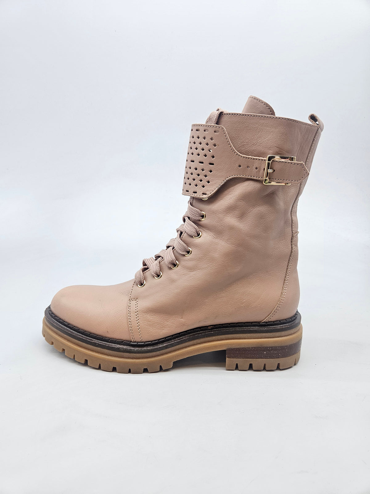 CAROLINE BISS ORIGINAL CIZMI BR 38