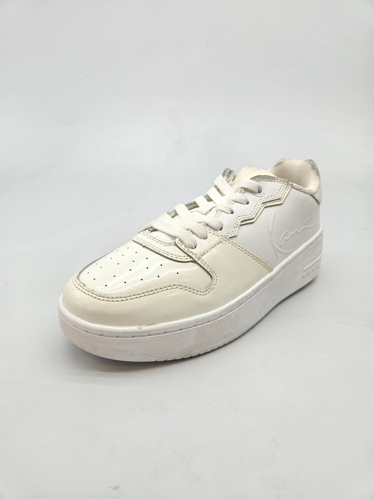 KARL KANI NOVI ORIGINAL PATIKI BR 40