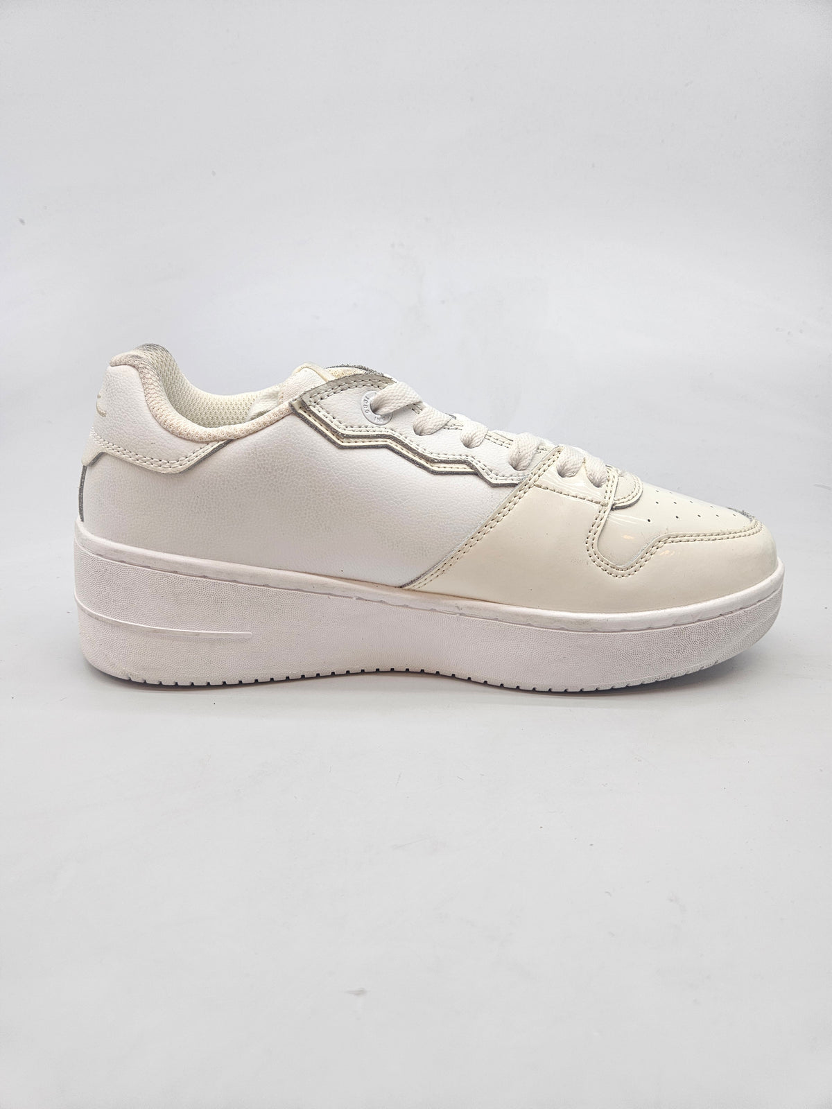 KARL KANI NOVI ORIGINAL PATIKI BR 40