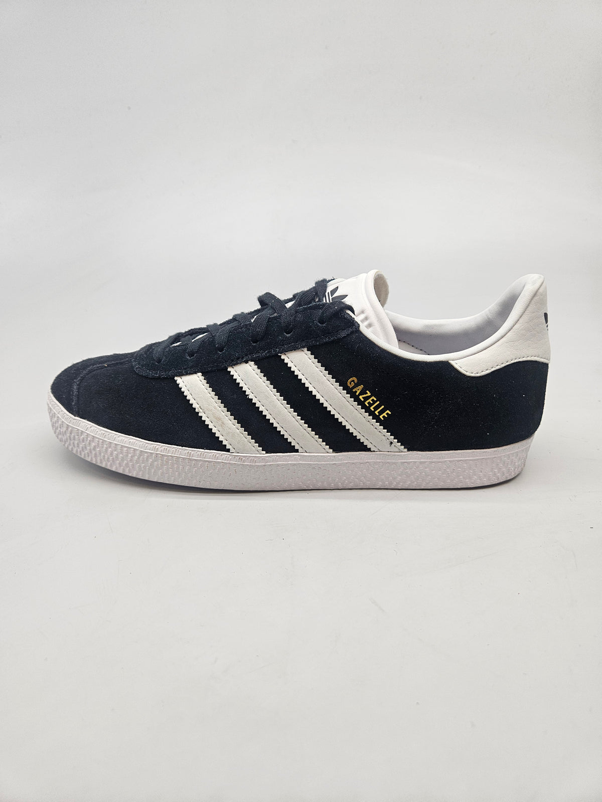 ADIDAS NOVI ORIGINAL PATIKI BR 38.5
