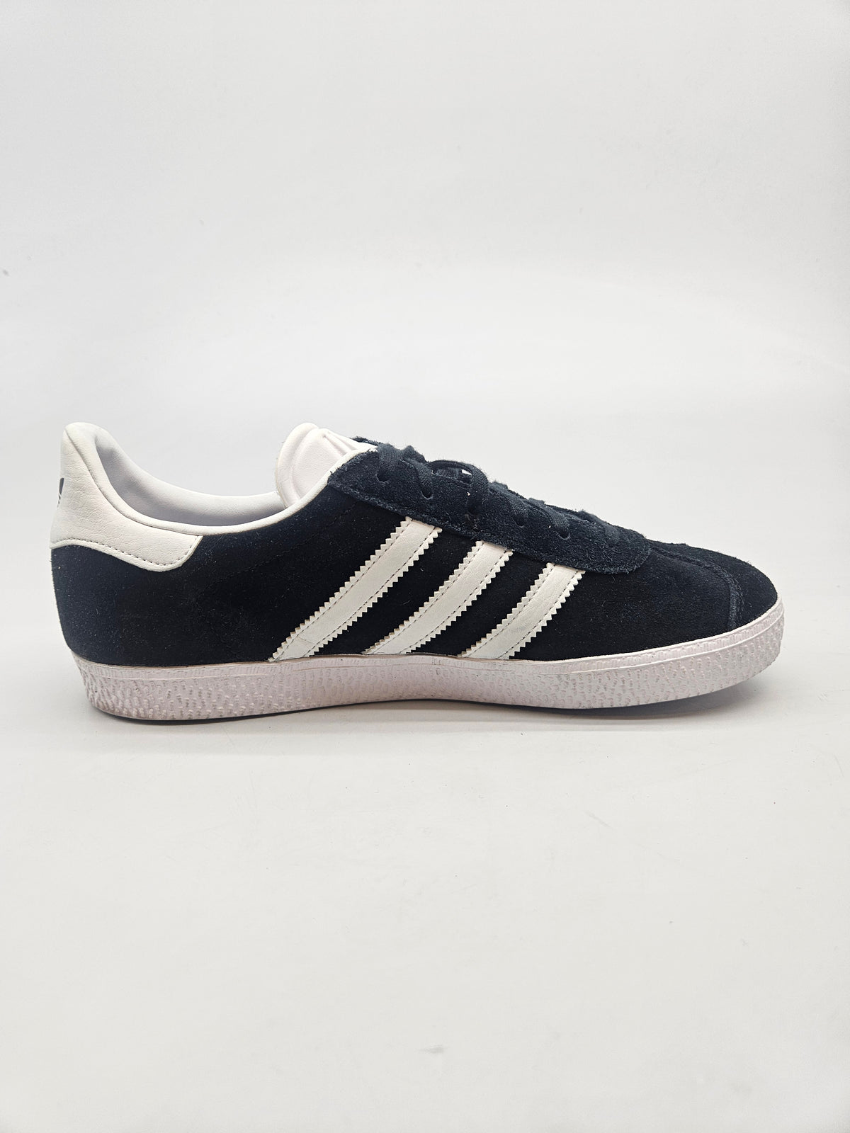 ADIDAS NOVI ORIGINAL PATIKI BR 38.5