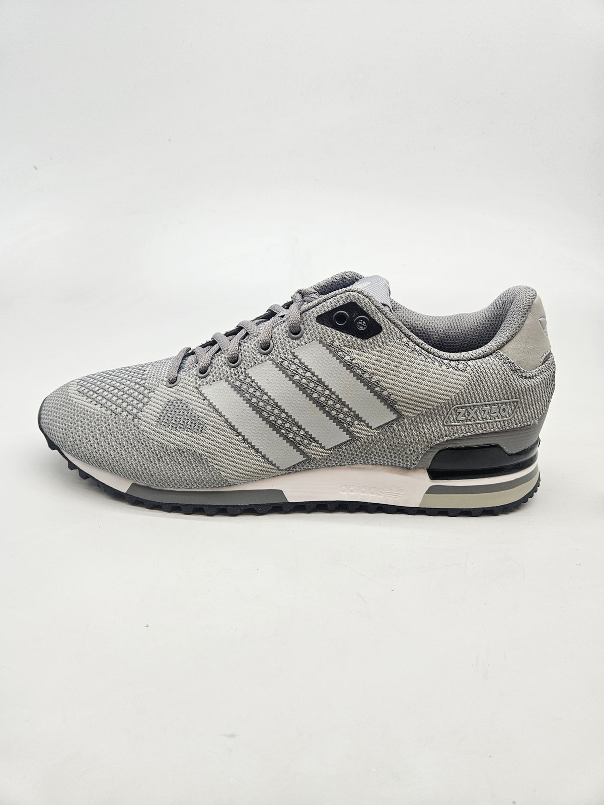 ADIDAS NOVI ORIGINAL PATIKI BR 46