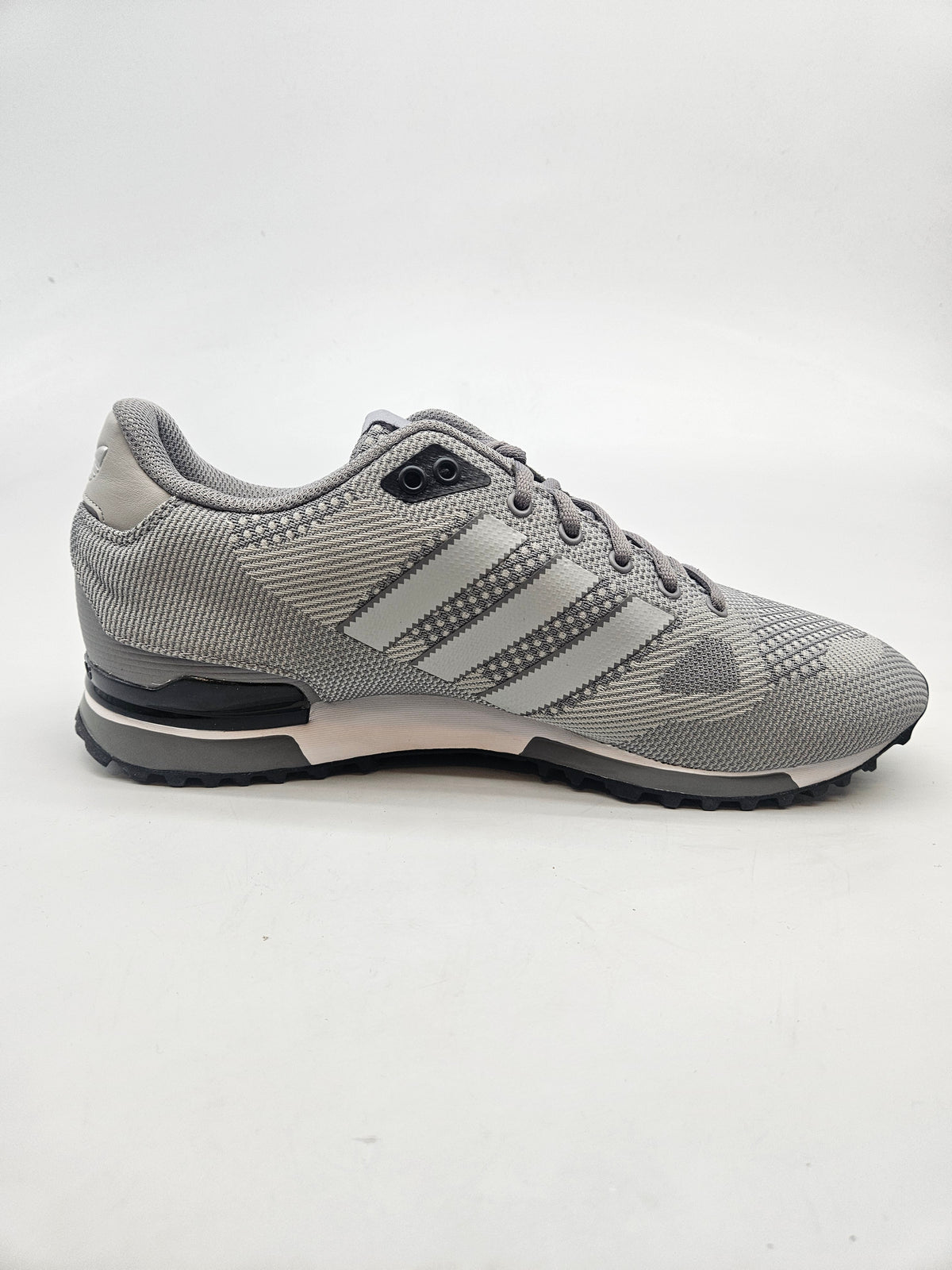 ADIDAS NOVI ORIGINAL PATIKI BR 46