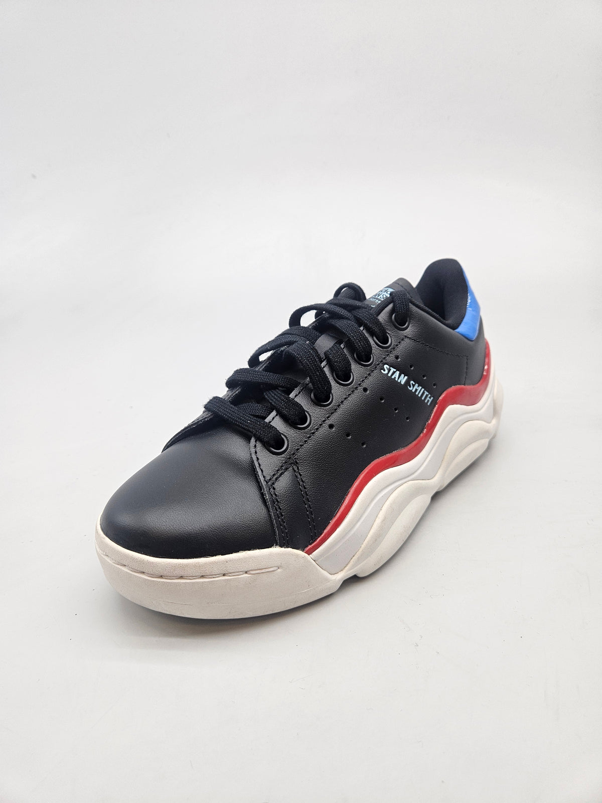 ADIDAS NOVI ORIGINAL PATIKI BR 38.5