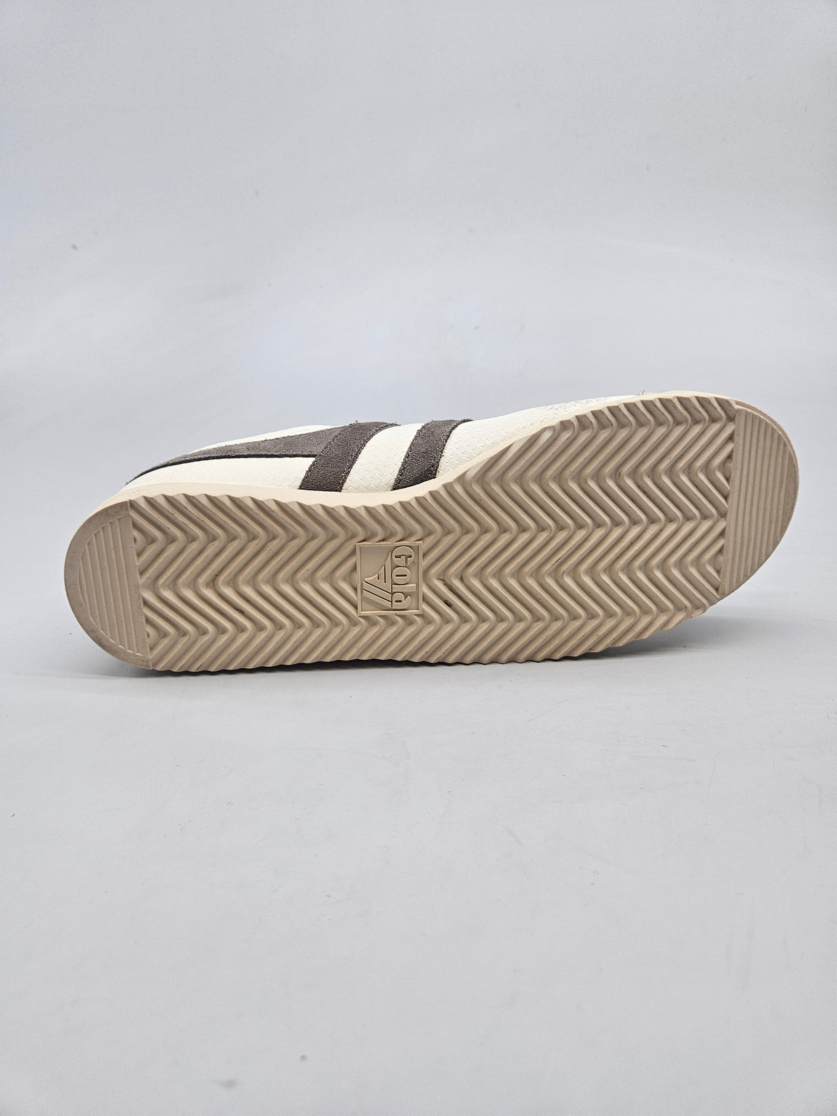 GOLA NOVI ORIGINAL PATIKI BR 40