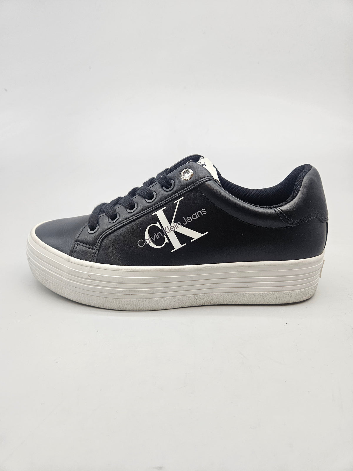CALVIN KLEIN NOVI ORIGINAL PATIKI BR 38