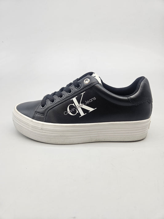 CALVIN KLEIN NOVI ORIGINAL PATIKI BR 38