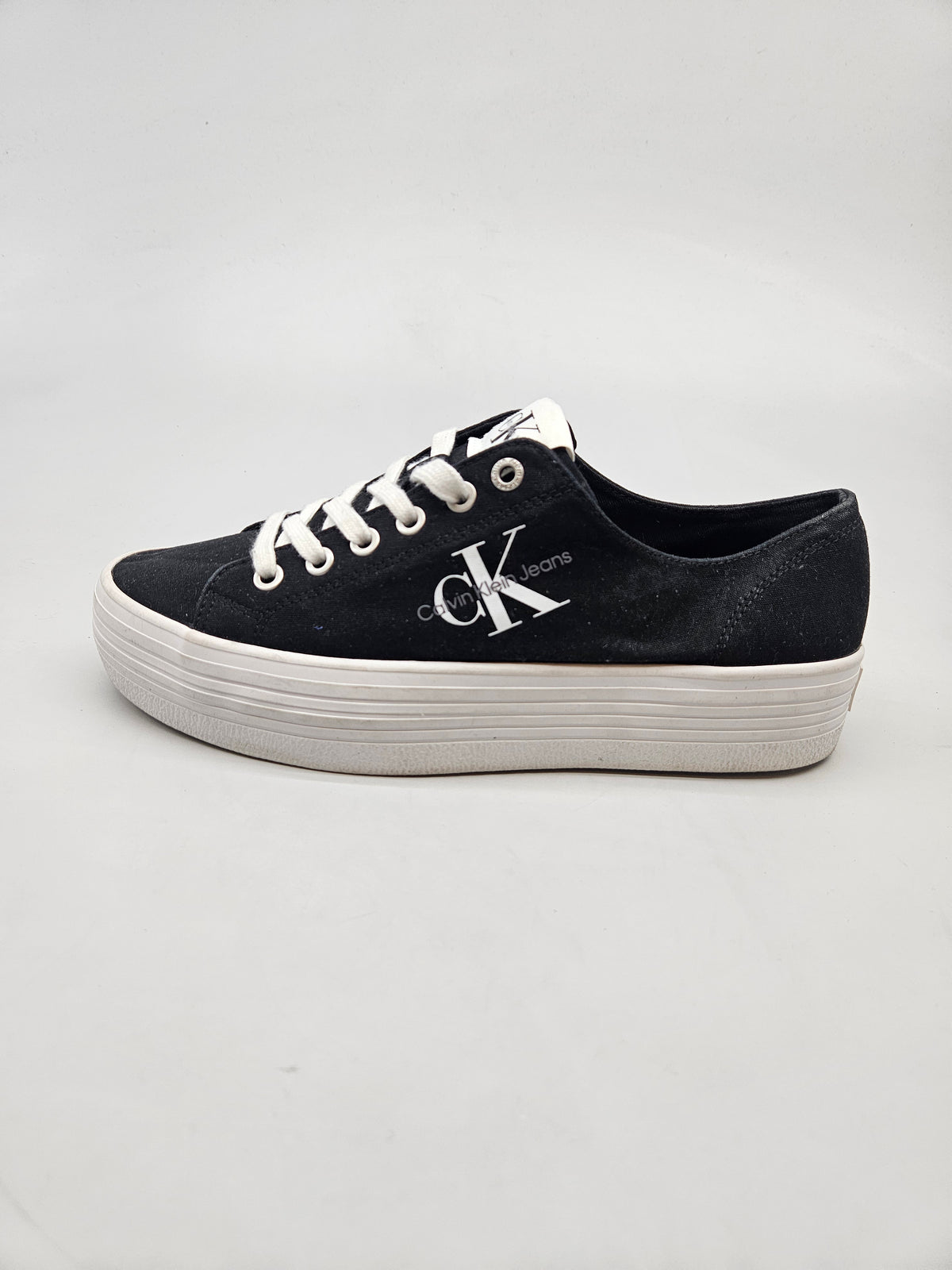 CALVIN KLEIN NOVI ORIGINAL PATIKI BR 40