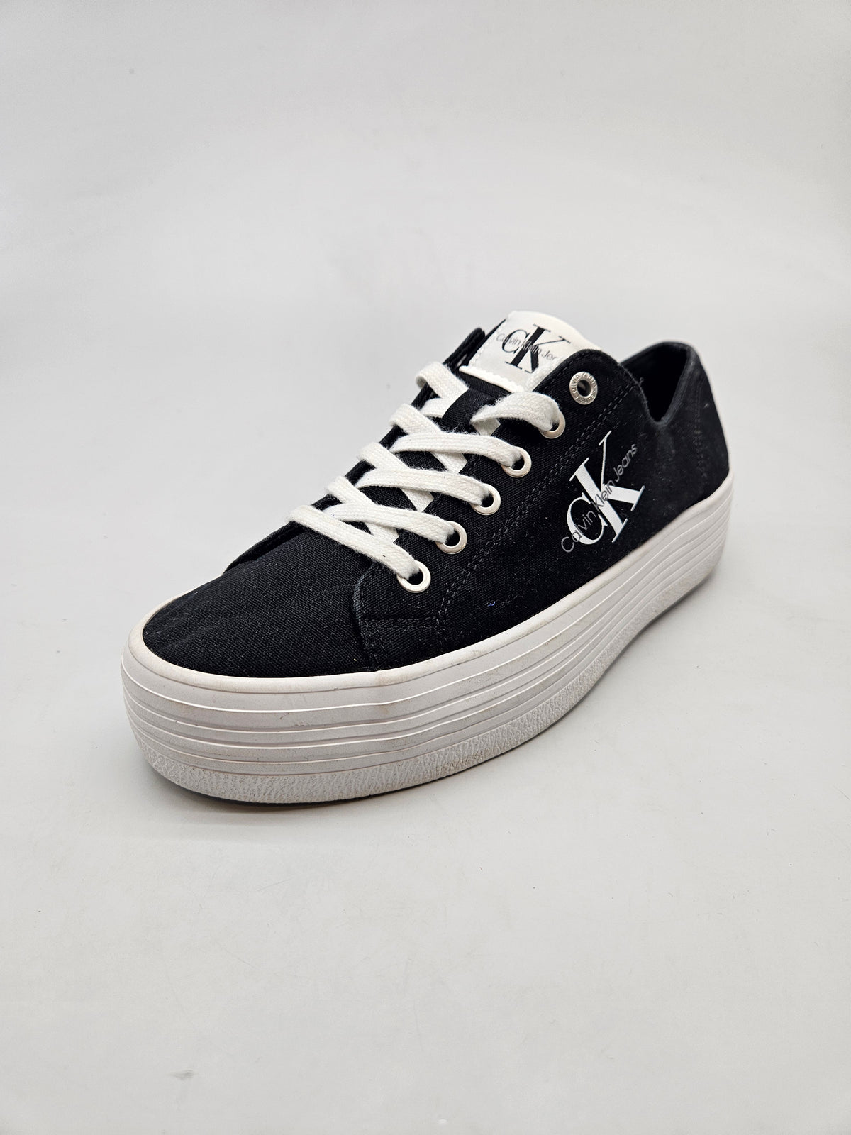 CALVIN KLEIN NOVI ORIGINAL PATIKI BR 40