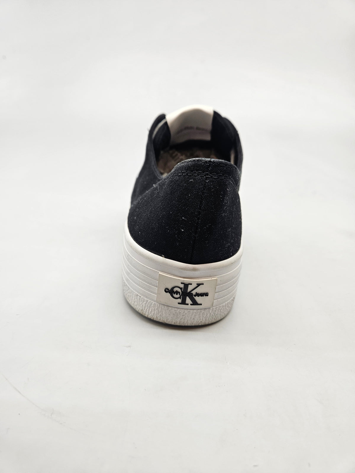 CALVIN KLEIN NOVI ORIGINAL PATIKI BR 40