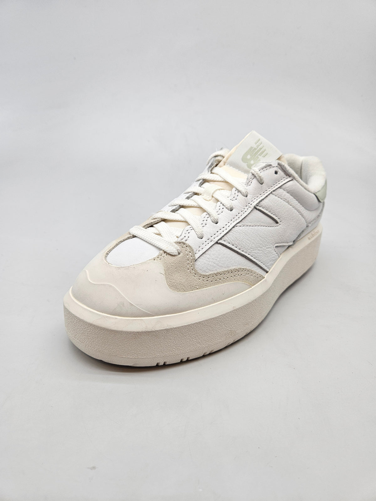 NEW BALANCE NOVI ORIGINAL PATIKI BR 41.5