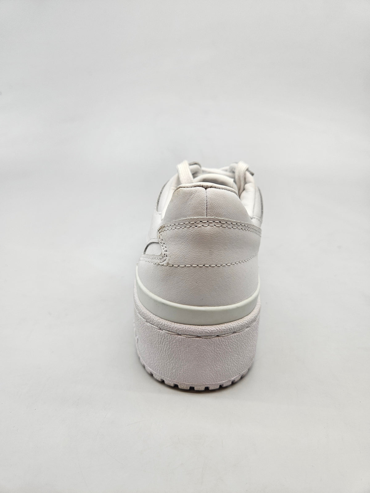 ADIDAS NOVI ORIGINAL PATIKI BR 38.5