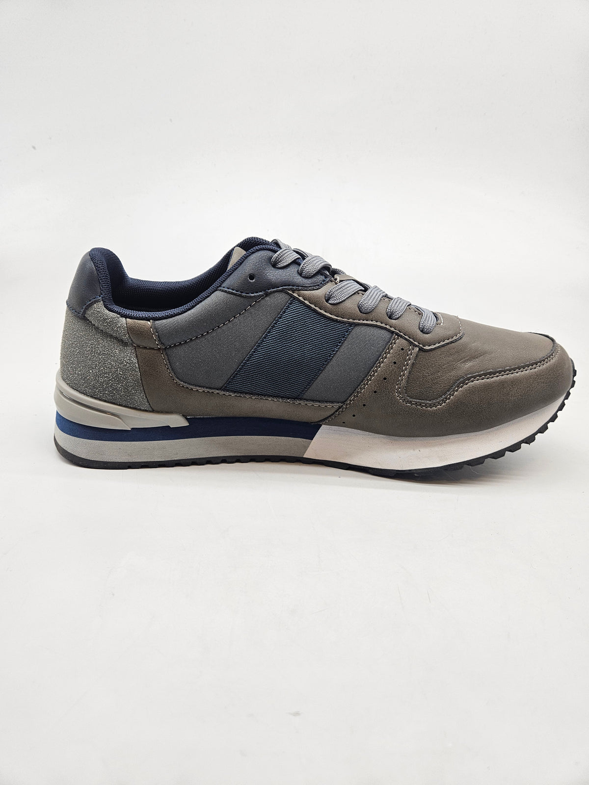 CARRERA NOVI ORIGINAL PATIKI BR 45