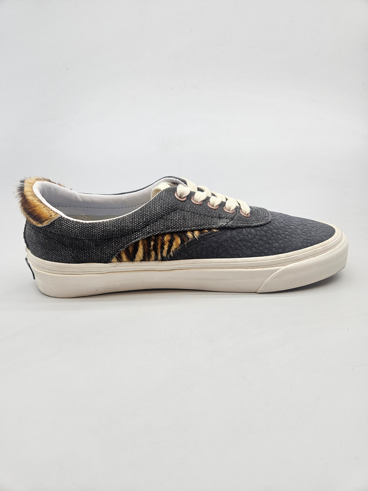 VANS NOVI ORIGINAL PATIKI BR 39