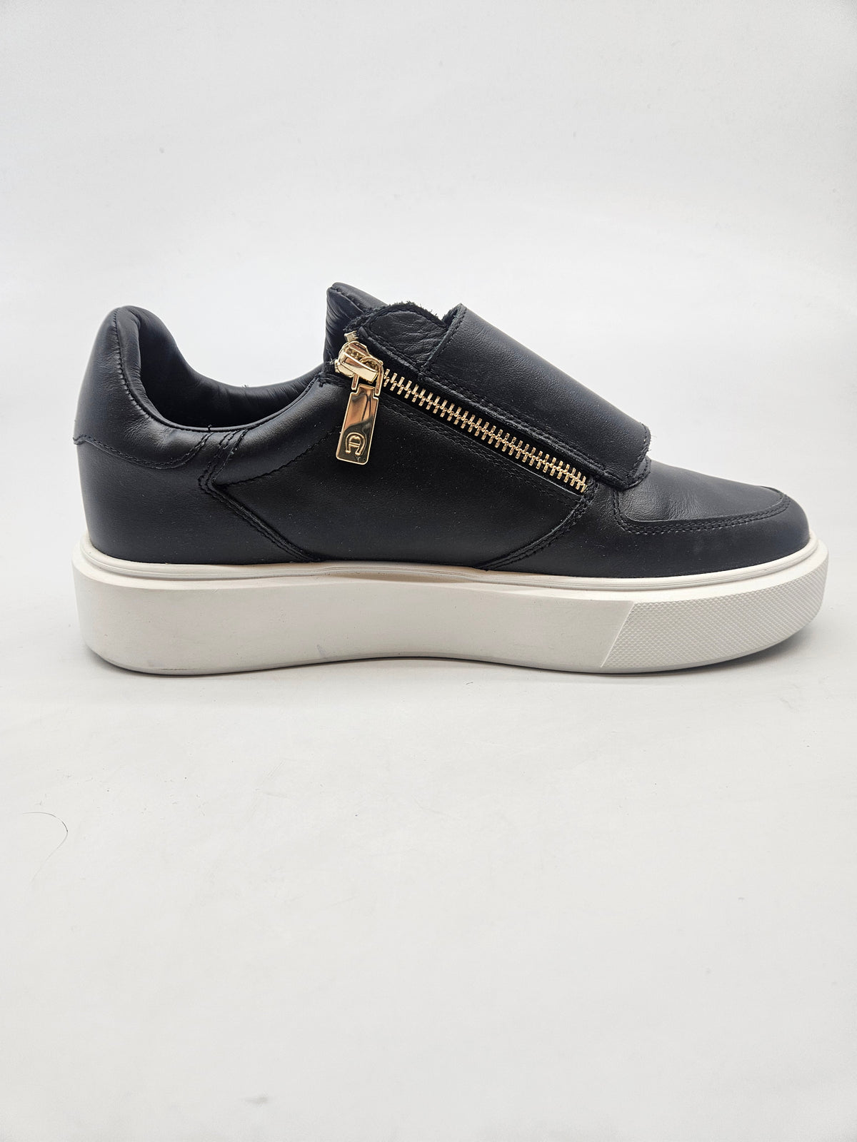 EXTRA LIGHT NOVI ORIGINAL PATIKI BR 39