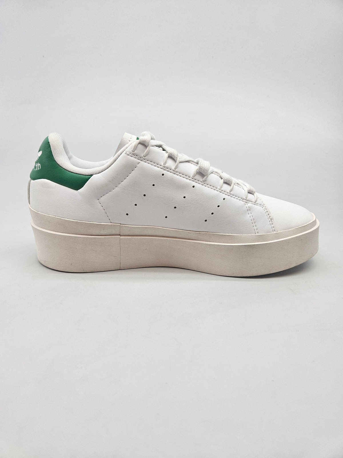 ADIDAS NOVI ORIGINAL PATIKI BR 38.5