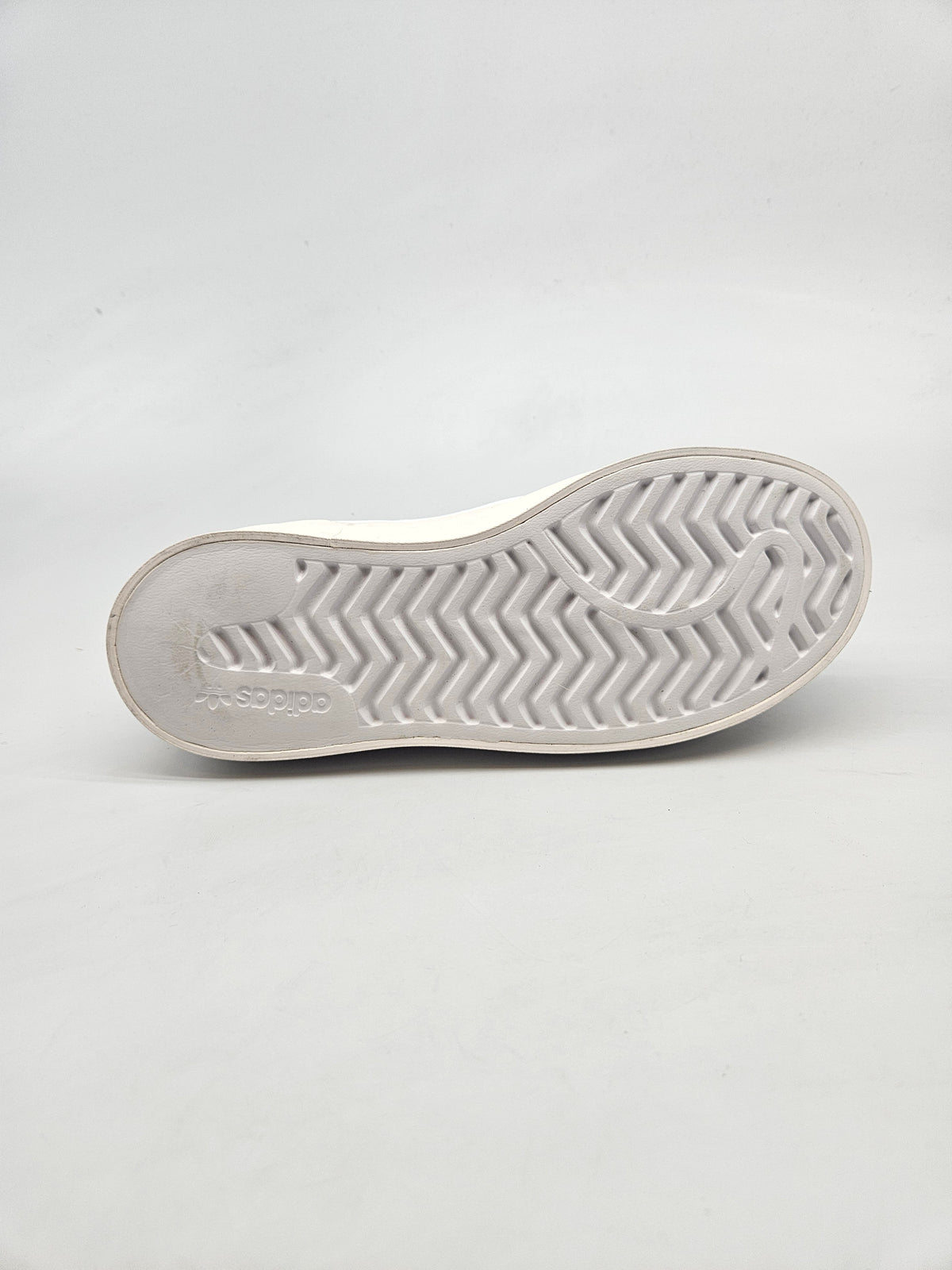 ADIDAS NOVI ORIGINAL PATIKI BR 38.5