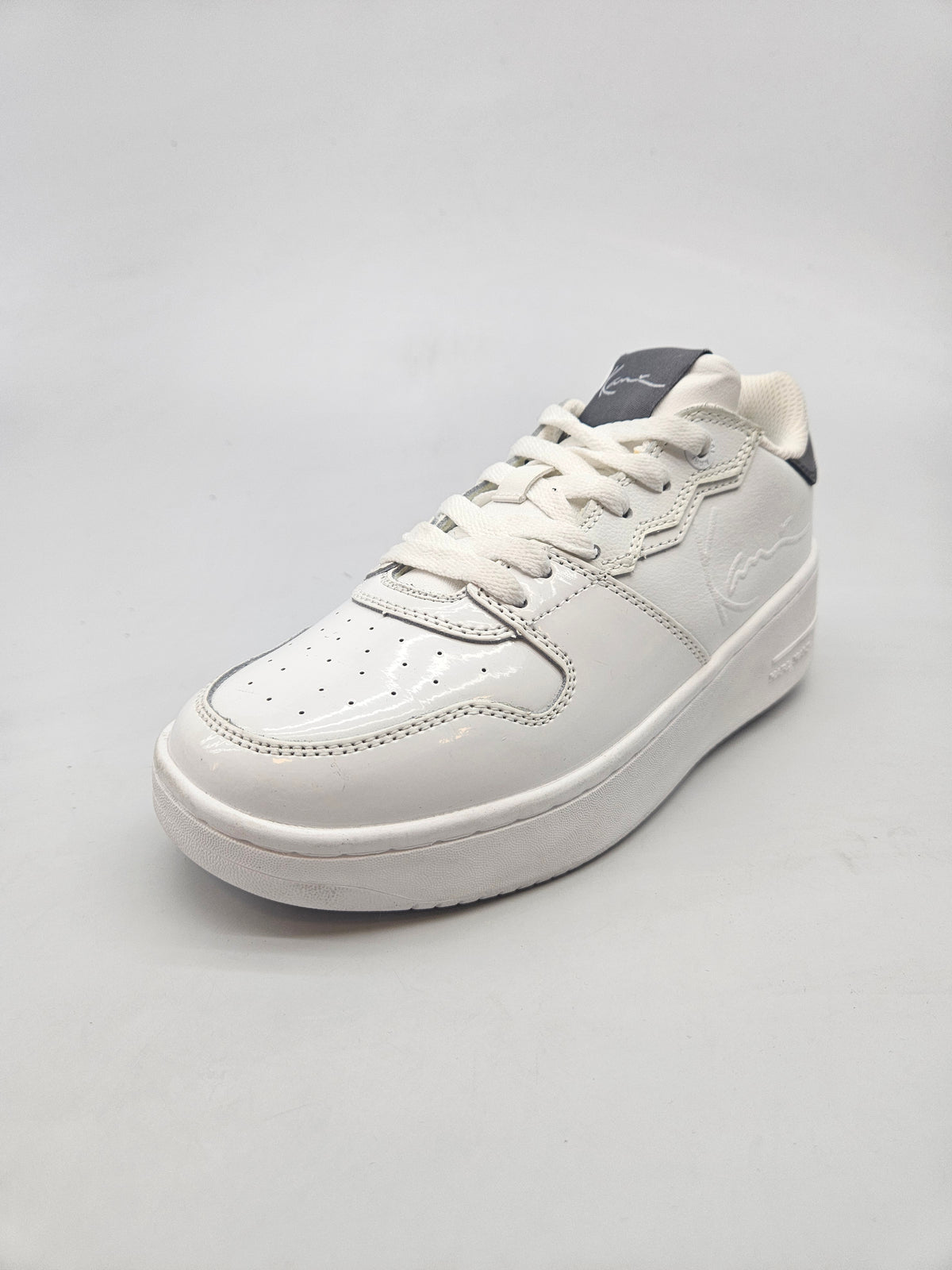 KARL KANI NOVI ORIGINAL PATIKI BR 38.5