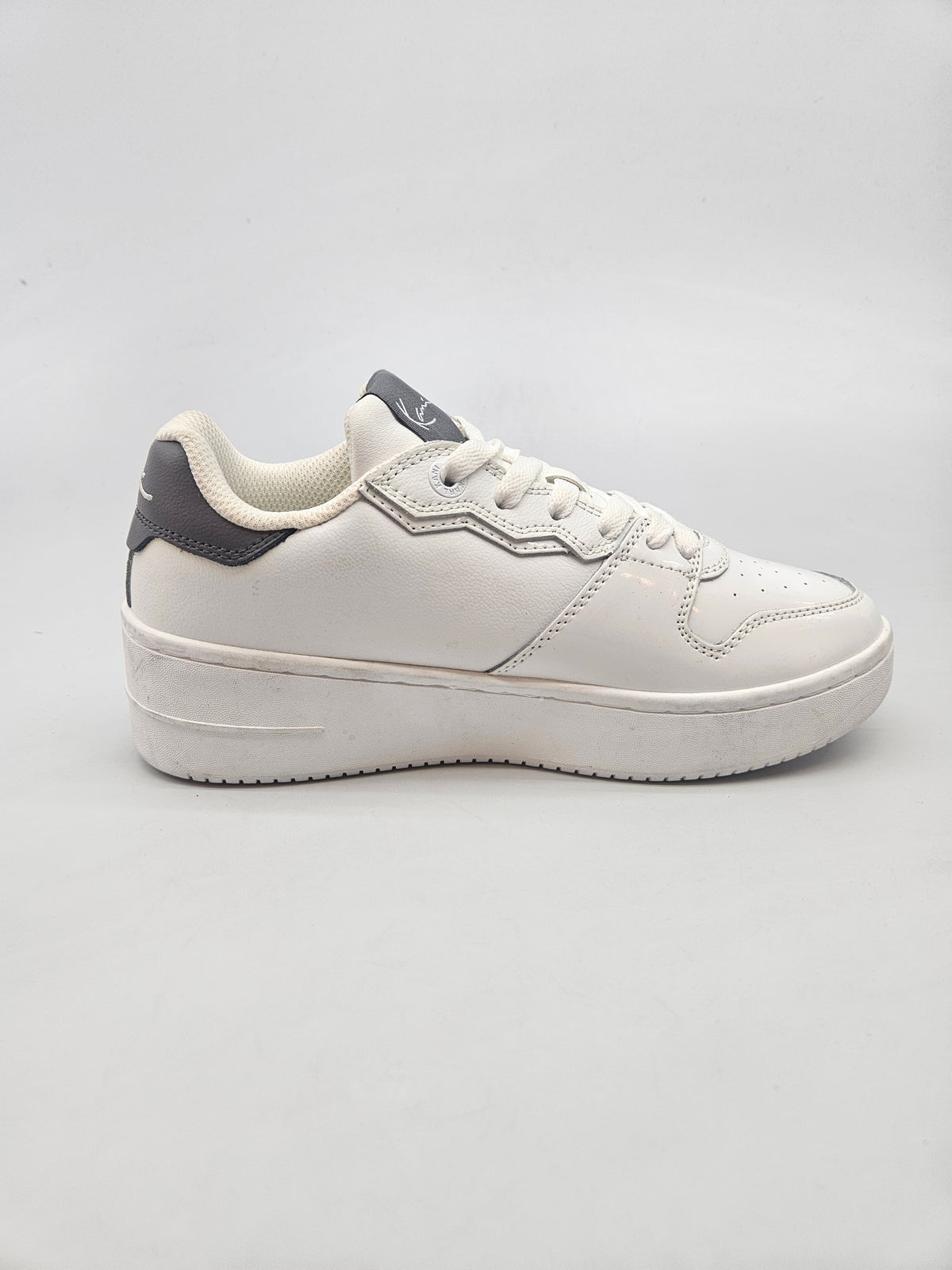 KARL KANI NOVI ORIGINAL PATIKI BR 38.5