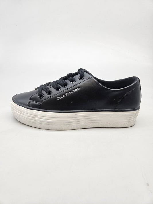 CALVIN KLEIN NOVI ORIGINAL PATIKI BR 39
