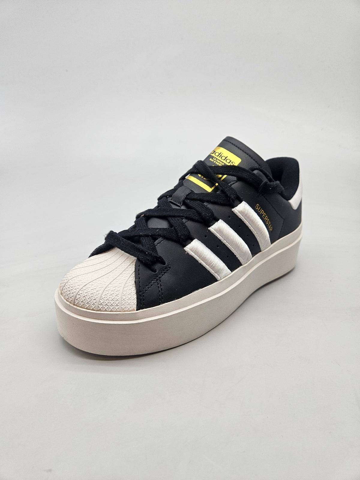 ADIDAS NOVI ORIGINAL PATIKI BR 38