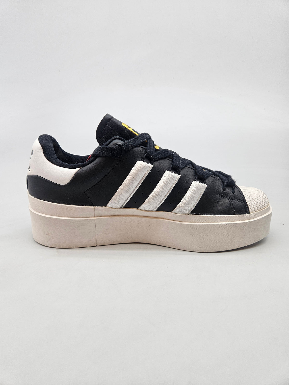 ADIDAS NOVI ORIGINAL PATIKI BR 38