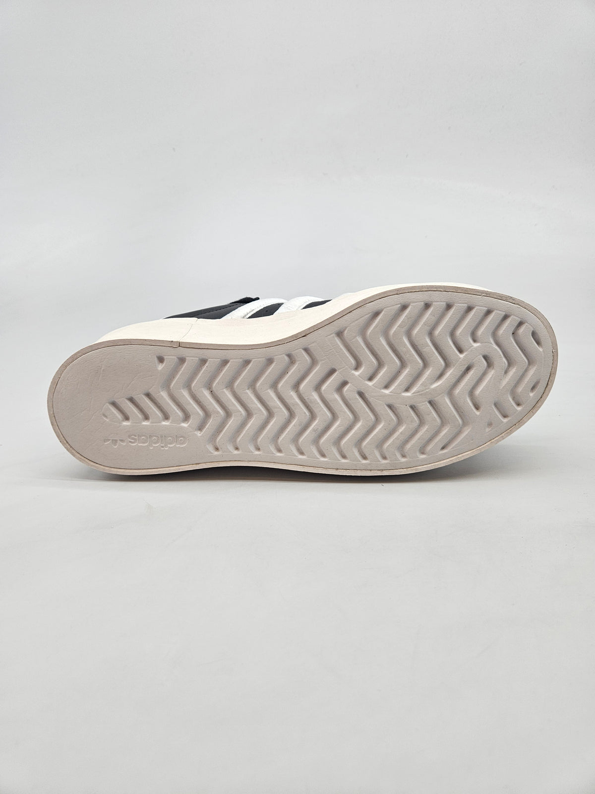 ADIDAS NOVI ORIGINAL PATIKI BR 38