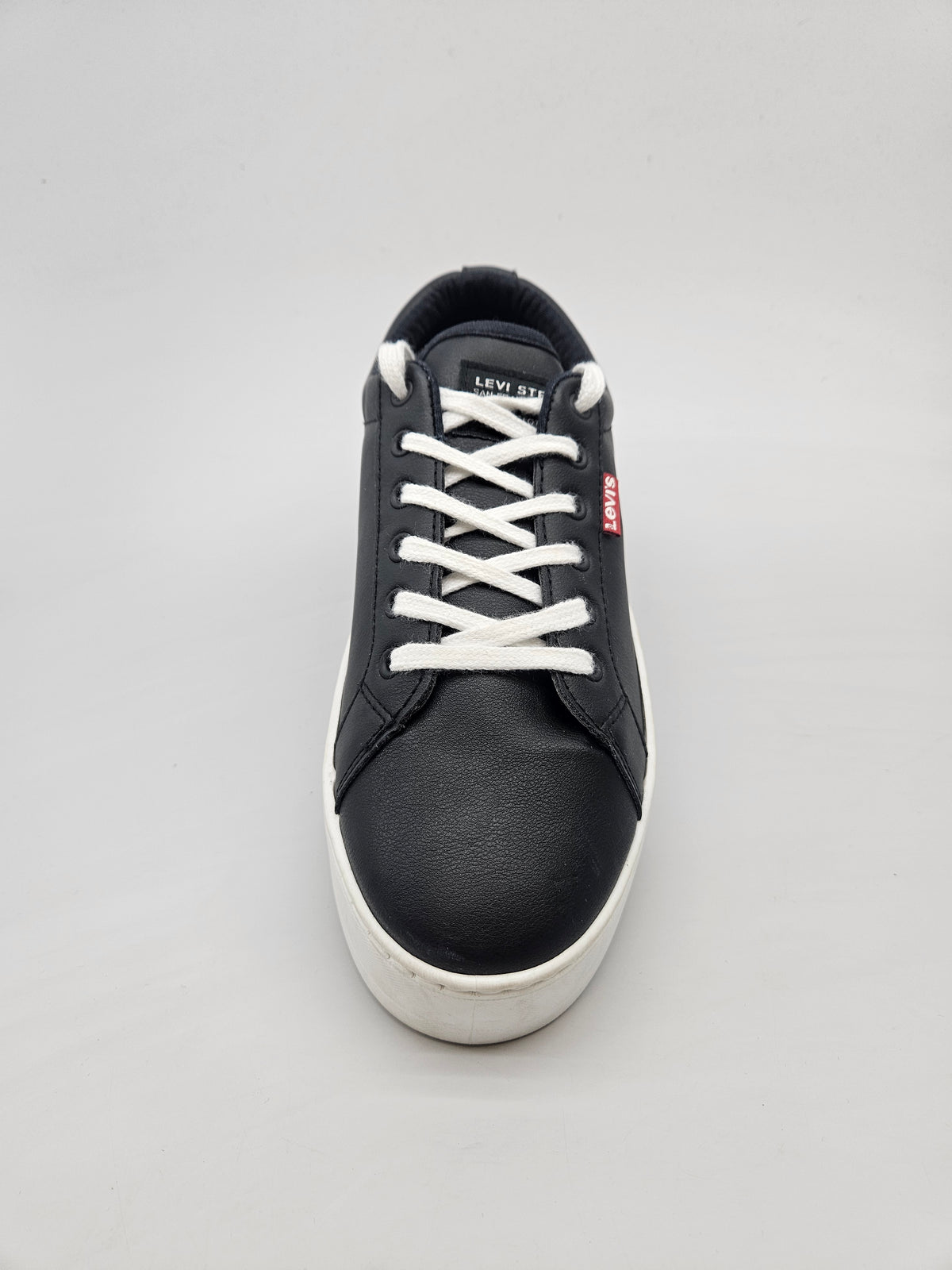 LEVIS NOVI ORIGINAL PATIKI BR 37