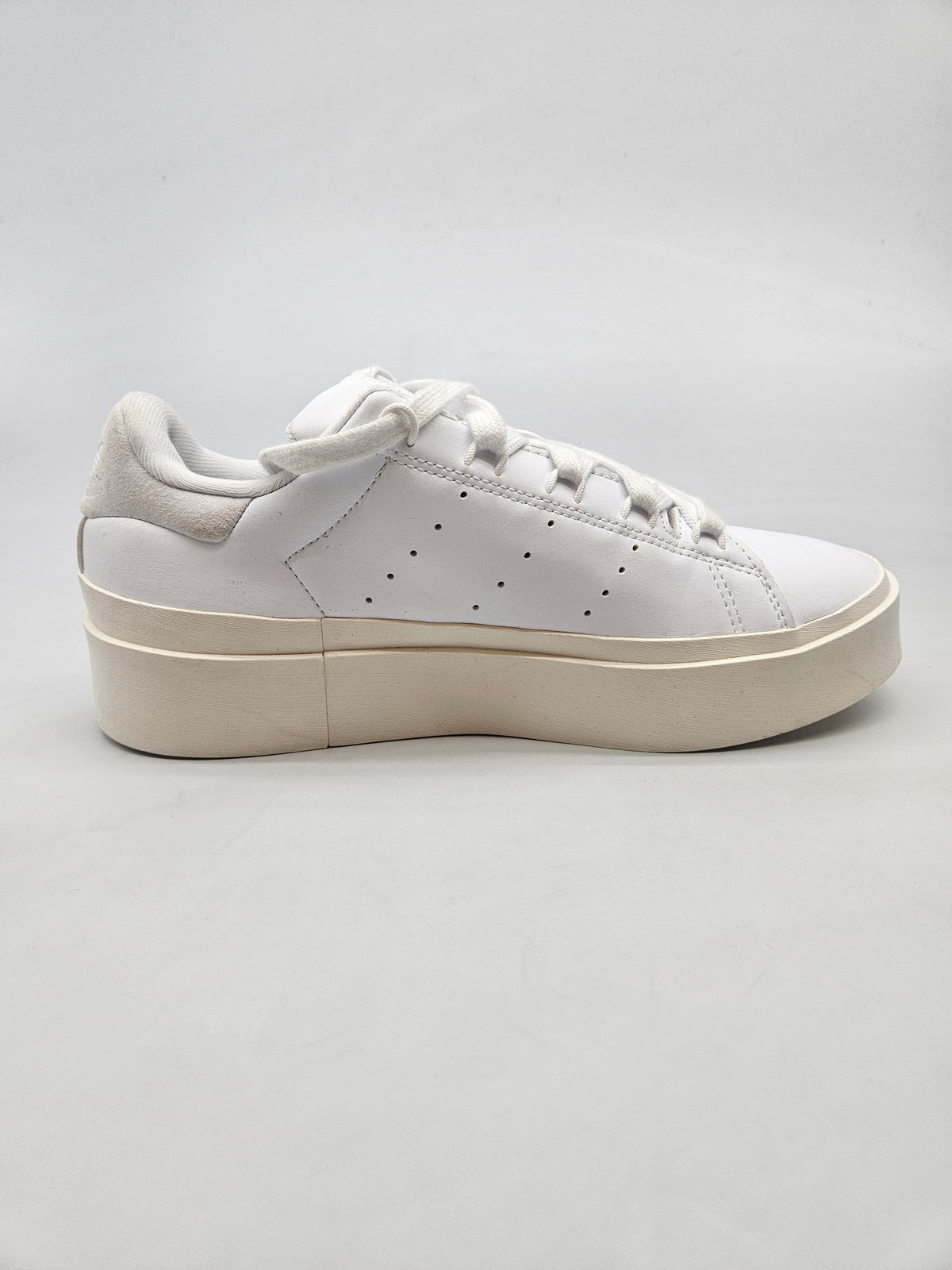 ADIDAS NOVI ORIGINAL PATIKI BR 39