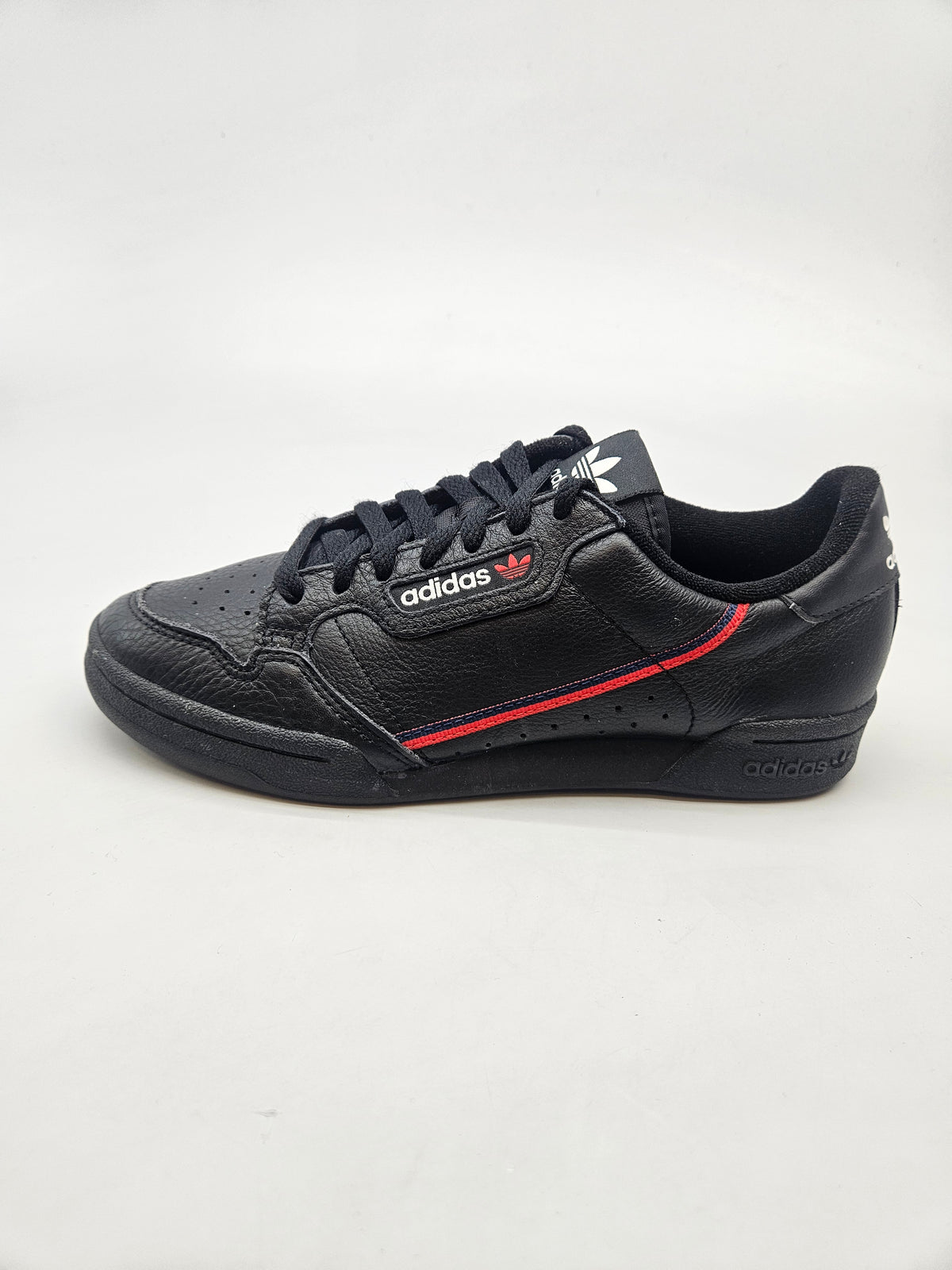 ADIDAS NOVI ORIGINAL PATIKI BR 39