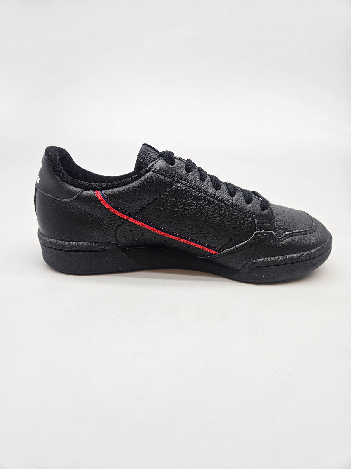 ADIDAS NOVI ORIGINAL PATIKI BR 39