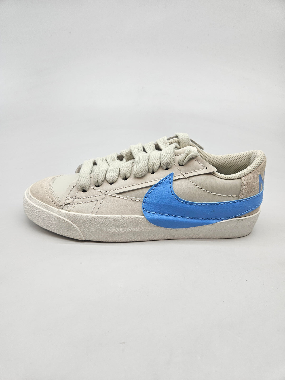 NIKE NOVI ORIGINAL PATIKI BR 38