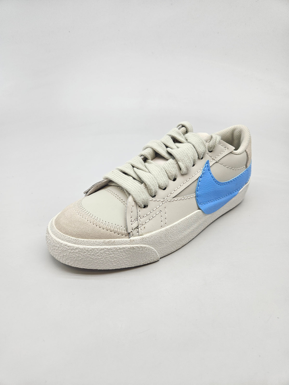 NIKE NOVI ORIGINAL PATIKI BR 38