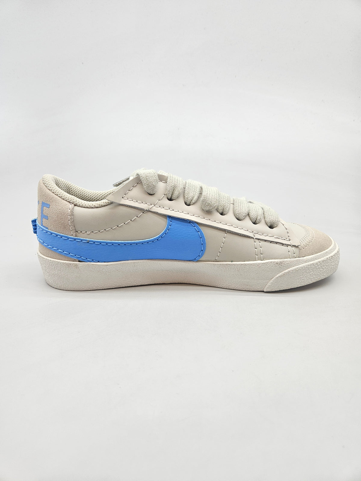 NIKE NOVI ORIGINAL PATIKI BR 38