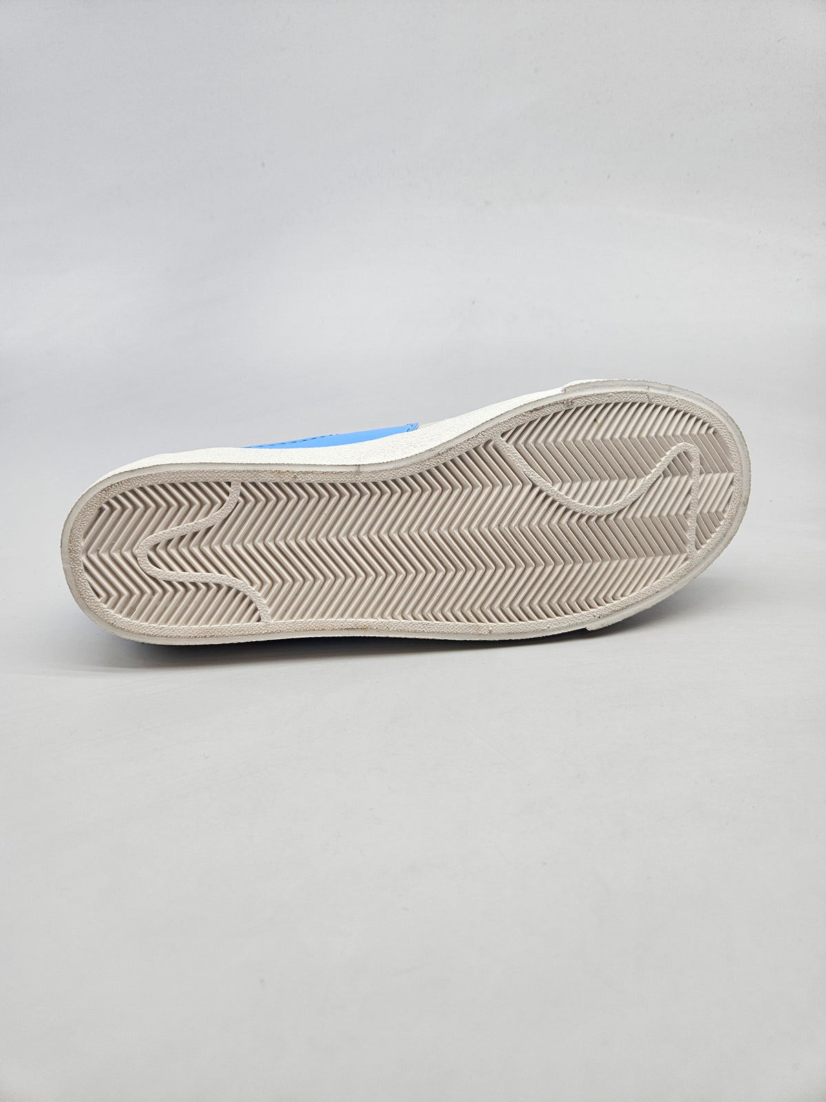 NIKE NOVI ORIGINAL PATIKI BR 38